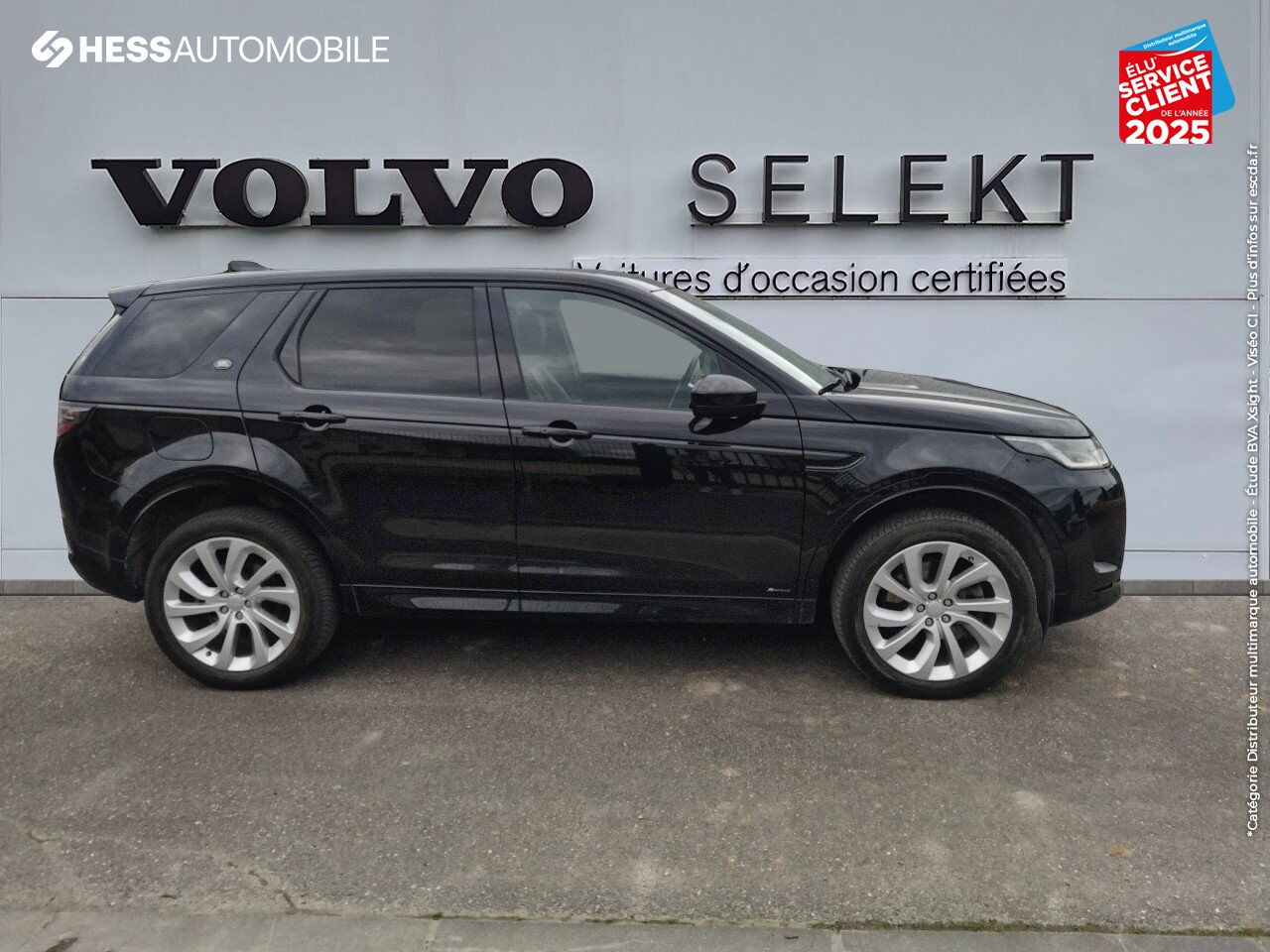 Véhicule d'occasion LAND-ROVER DISCOVERY SPORT P300E R-DYNAMIC SE AWD BVA MARK VI TPANO SIEGES CUIR GPS CAMERA chez Volvo Epernay