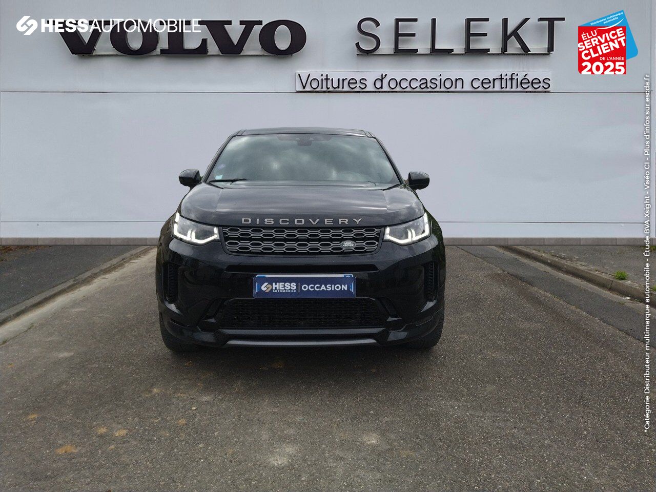 Véhicule d'occasion LAND-ROVER DISCOVERY SPORT P300E R-DYNAMIC SE AWD BVA MARK VI TPANO SIEGES CUIR GPS CAMERA chez Volvo Epernay