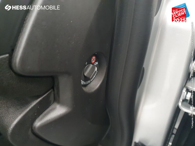 Véhicule d'occasion RENAULT MEGANE ESTATE 1.5 BLUE DCI 115CH BUSINESS chez Renault Strasbourg