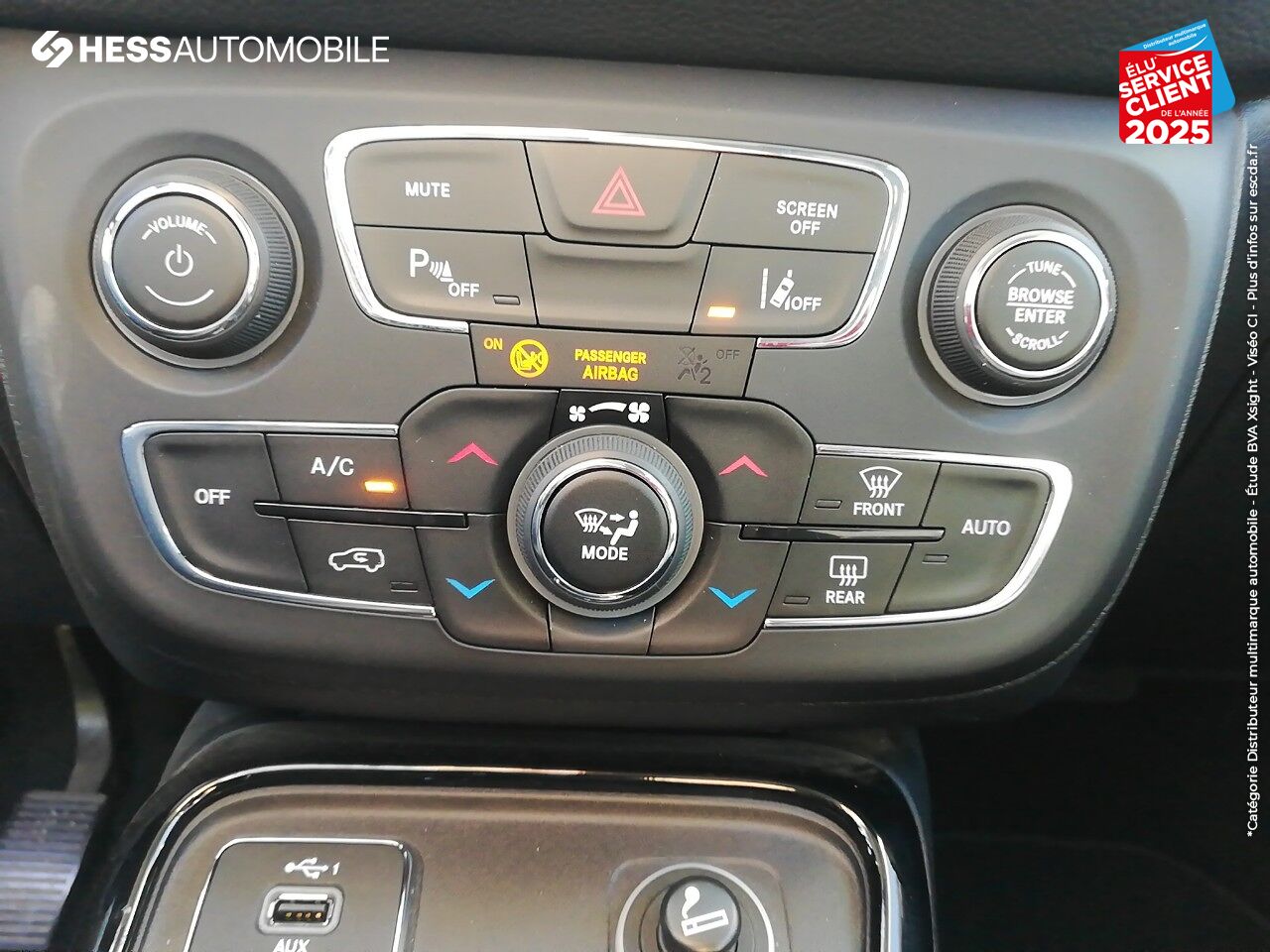 Véhicule d'occasion JEEP COMPASS 1.6 MULTIJET II 120CH BROOKLYN EDITION 4X2 GPS CAMERA chez Fiat Besançon