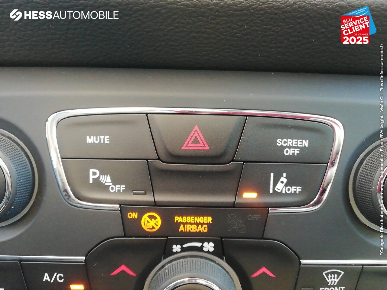 Véhicule d'occasion JEEP COMPASS 1.6 MULTIJET II 120CH BROOKLYN EDITION 4X2 GPS CAMERA chez Fiat Besançon