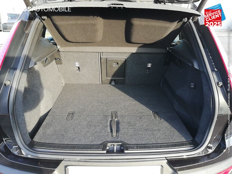 Véhicule d'occasion VOLVO XC40 D3 ADBLUE AWD 150CH MOMENTUM GEARTRONIC 8 GPS chez Volvo Metz