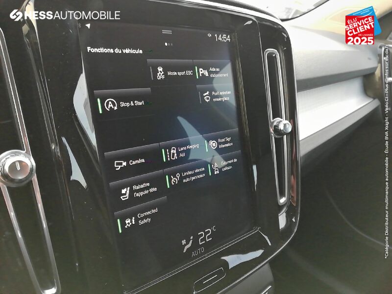 Véhicule d'occasion VOLVO XC40 D3 ADBLUE AWD 150CH MOMENTUM GEARTRONIC 8 GPS chez Volvo Metz