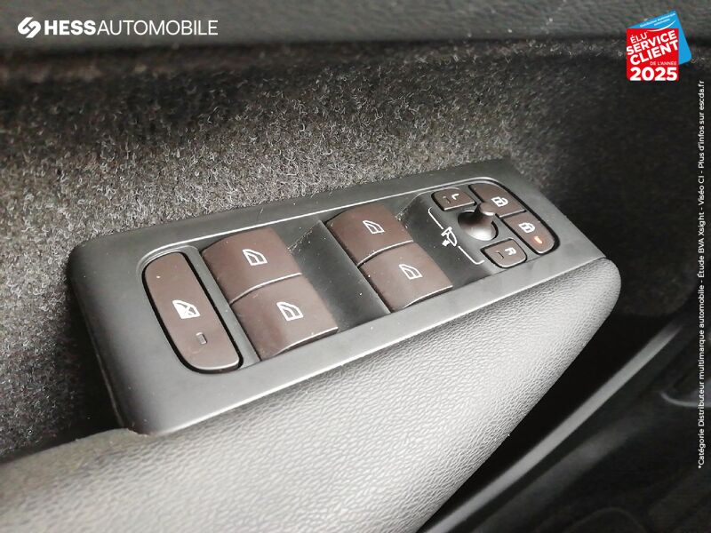Véhicule d'occasion VOLVO XC40 D3 ADBLUE AWD 150CH MOMENTUM GEARTRONIC 8 GPS chez Volvo Metz