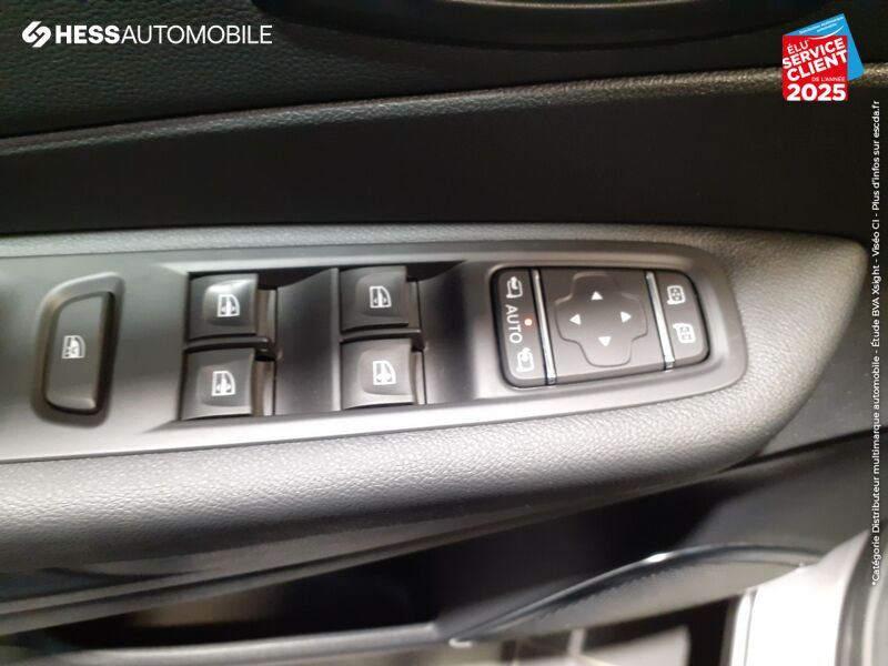 Véhicule d'occasion RENAULT CAPTUR 1.3 TCE 150CH FAP INTENS GPS RADAR AR chez Renault Montbéliard