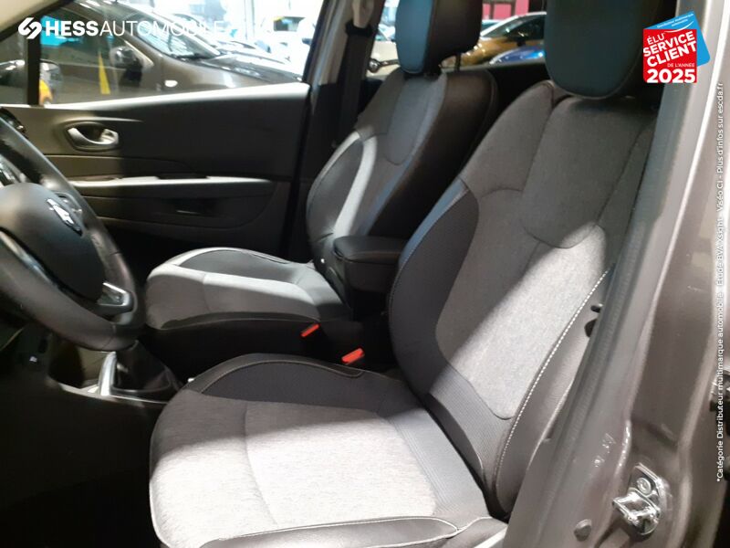 Véhicule d'occasion RENAULT CAPTUR 1.3 TCE 150CH FAP INTENS GPS RADAR AR chez Renault Montbéliard