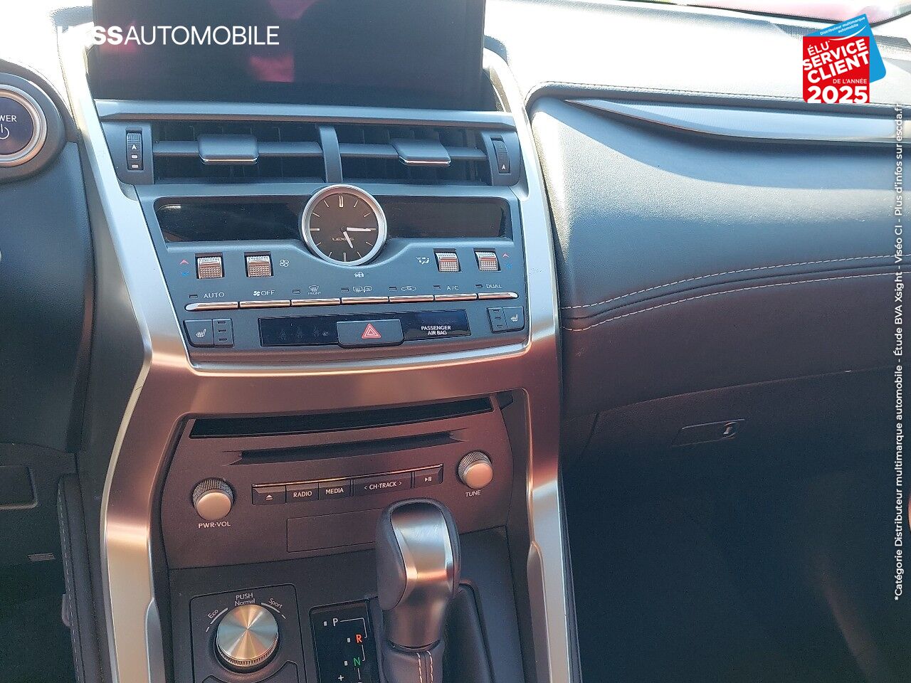 Véhicule d'occasion LEXUS NX 300H 2WD PACK BUSINESS CAMERA GPS LED SIEGES CHAUF chez Lexus Metz