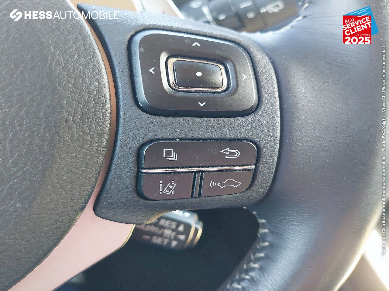 Véhicule d'occasion LEXUS NX 300H 2WD PACK BUSINESS CAMERA GPS LED SIEGES CHAUF chez Lexus Metz