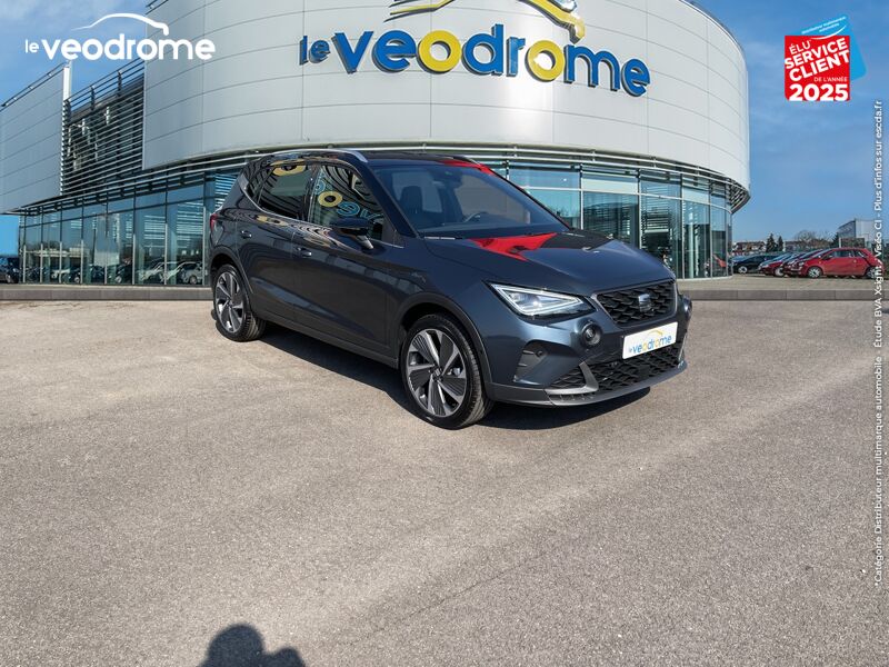 Véhicule d'occasion SEAT ARONA 1.0 TSI 110CH FR DSG7 CAMERA GPS RADAR AV/AR APPLE CARPLAY/ANDROID AUTO chez Le Veodrome
