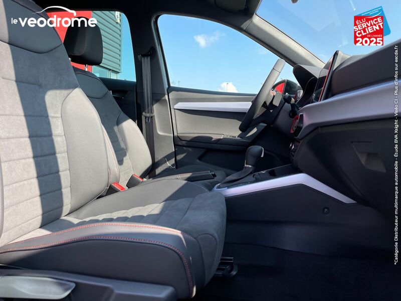 Véhicule d'occasion SEAT ARONA 1.0 TSI 110CH FR DSG7 CAMERA GPS RADAR AV/AR APPLE CARPLAY/ANDROID AUTO chez Le Veodrome