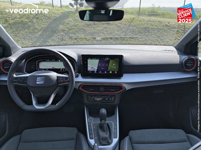 Véhicule d'occasion SEAT ARONA 1.0 TSI 110CH FR DSG7 CAMERA GPS RADAR AV/AR APPLE CARPLAY/ANDROID AUTO chez Le Veodrome