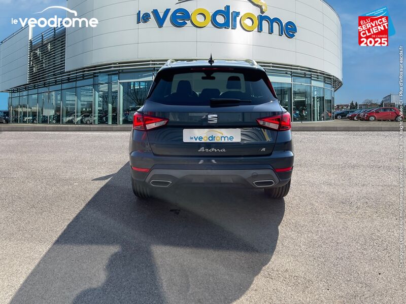 Véhicule d'occasion SEAT ARONA 1.0 TSI 110CH FR DSG7 CAMERA GPS RADAR AV/AR APPLE CARPLAY/ANDROID AUTO chez Le Veodrome