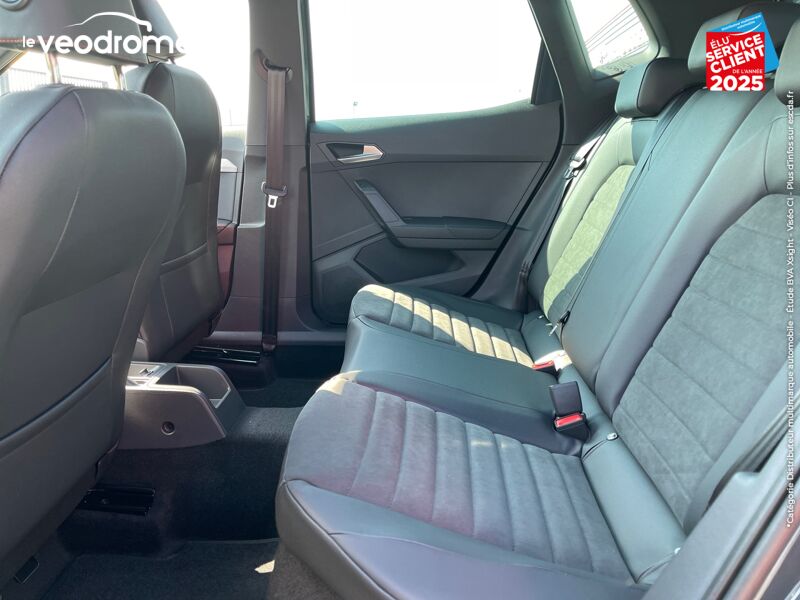 Véhicule d'occasion SEAT ARONA 1.0 TSI 110CH FR DSG7 CAMERA GPS RADAR AV/AR APPLE CARPLAY/ANDROID AUTO chez Le Veodrome