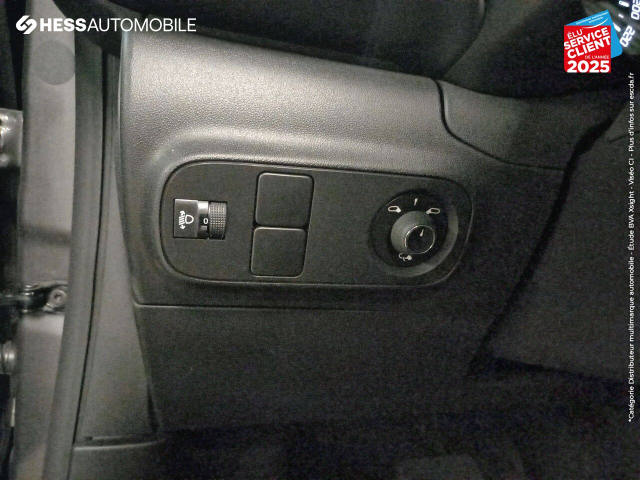Véhicule d'occasion CITROEN C3 1.2 PURETECH 110CH S/S SHINE PACK EAT6 chez Hyundai Epernay