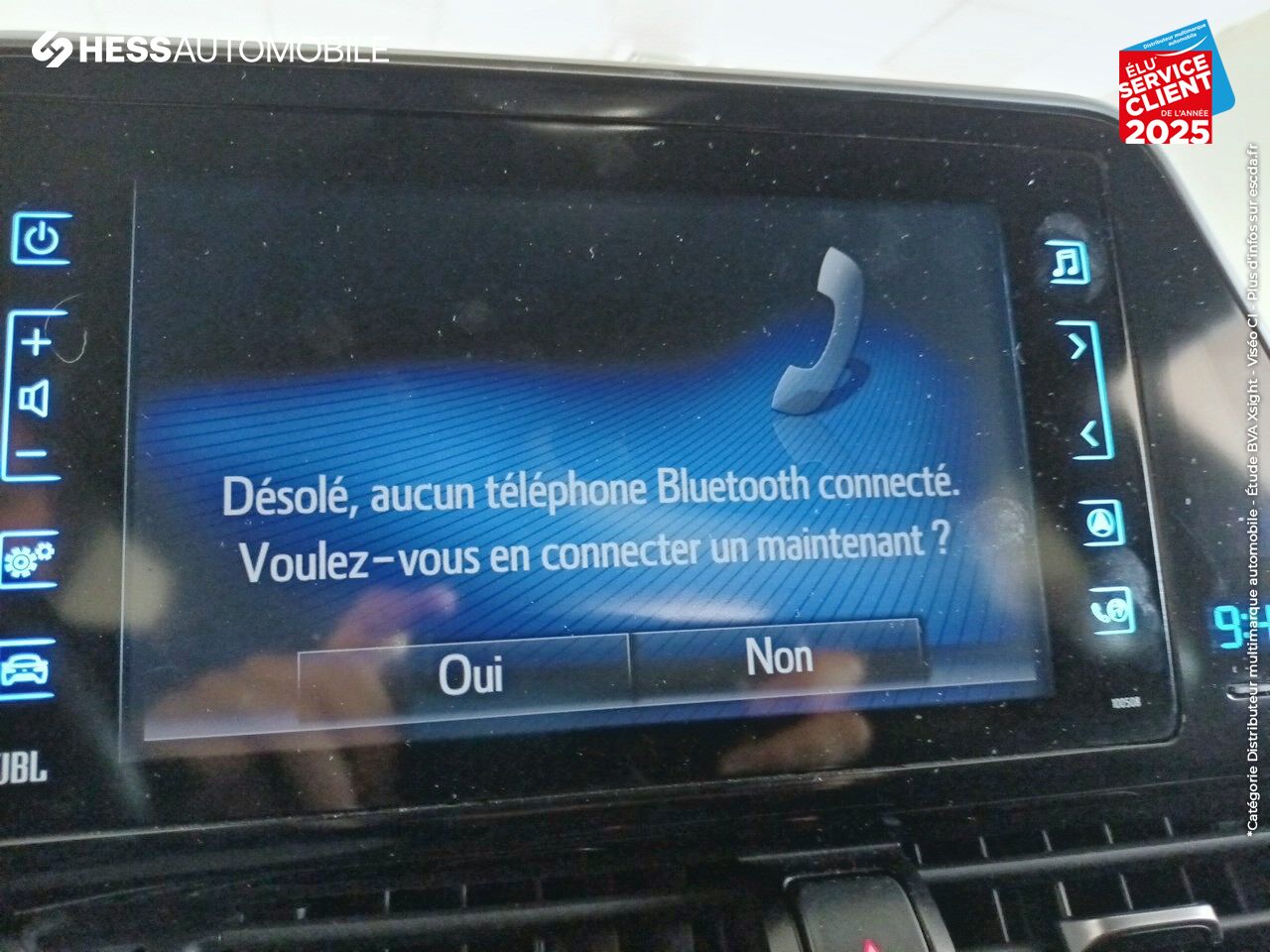 Véhicule d'occasion TOYOTA C-HR 122H COLLECTION 2WD E-CVT RC18 chez Toyota Besançon