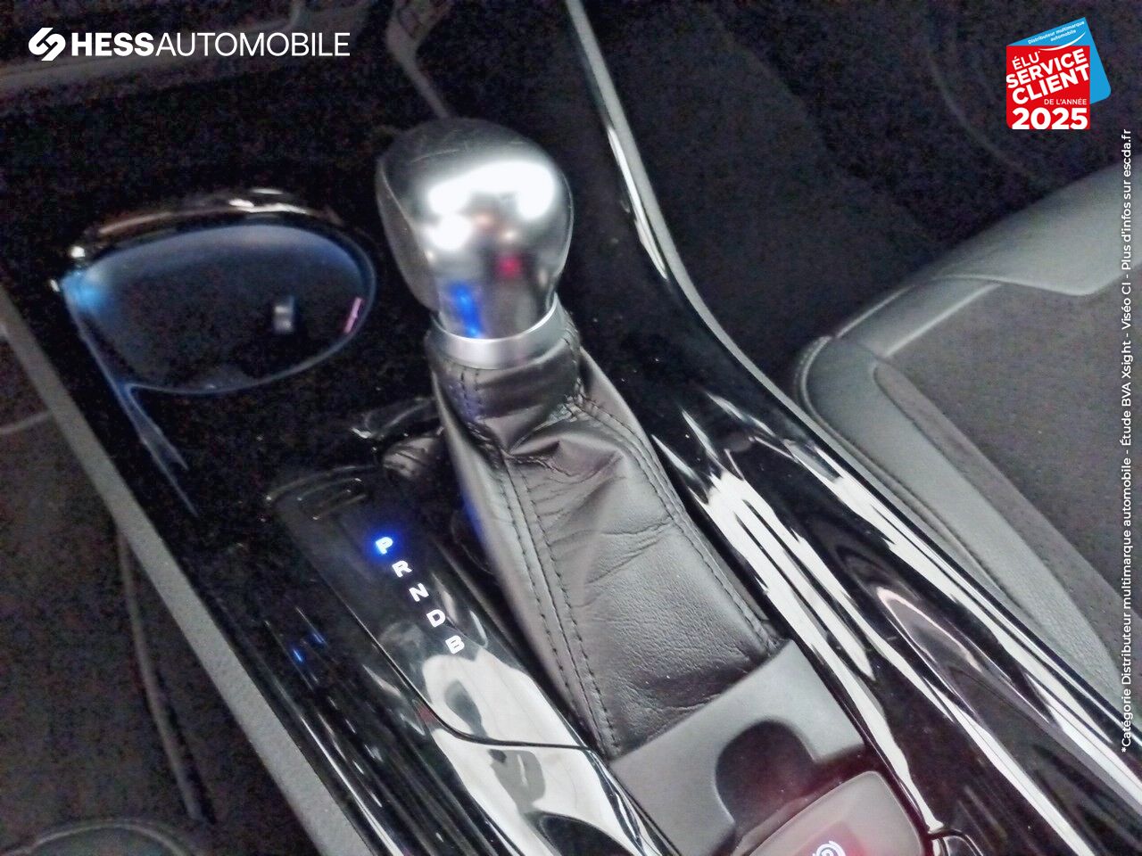 Véhicule d'occasion TOYOTA C-HR 122H COLLECTION 2WD E-CVT RC18 chez Toyota Besançon