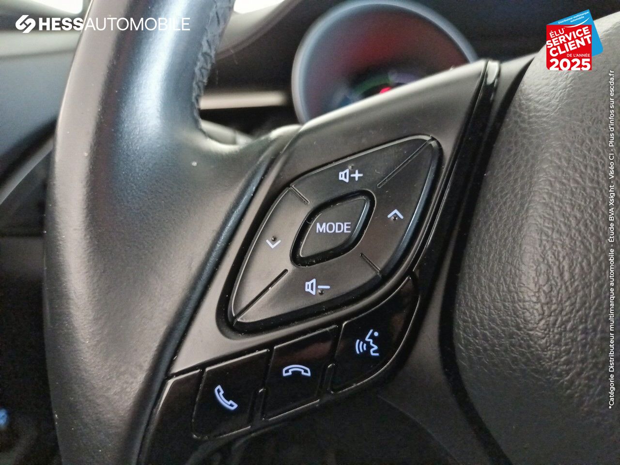 Véhicule d'occasion TOYOTA C-HR 122H COLLECTION 2WD E-CVT RC18 chez Toyota Besançon