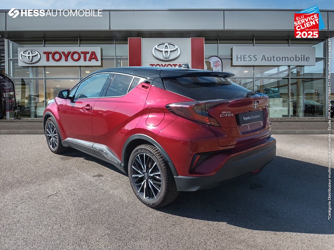 Véhicule d'occasion TOYOTA C-HR 122H COLLECTION 2WD E-CVT RC18 chez Toyota Besançon