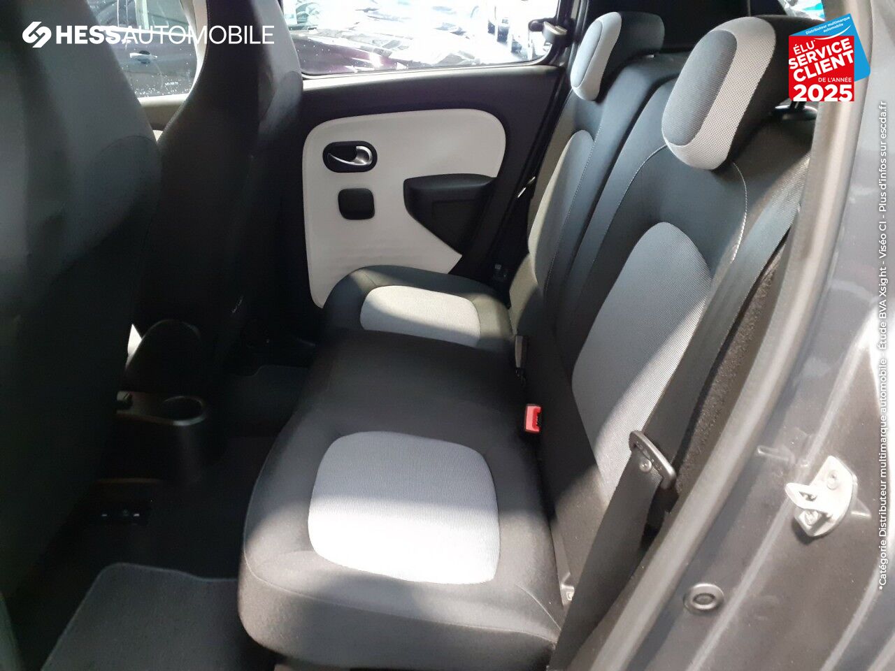 Véhicule d'occasion RENAULT TWINGO 1.0 SCE 75CH ZEN - 20 chez Renault Montbéliard