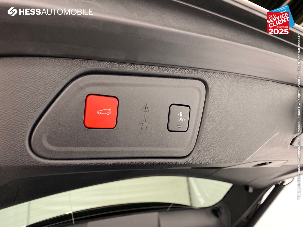 Véhicule d'occasion PEUGEOT 3008 HYBRID 225CH GT E-EAT8 LED GPS CAMERA RADAR AV/AR chez Peugeot Charleville