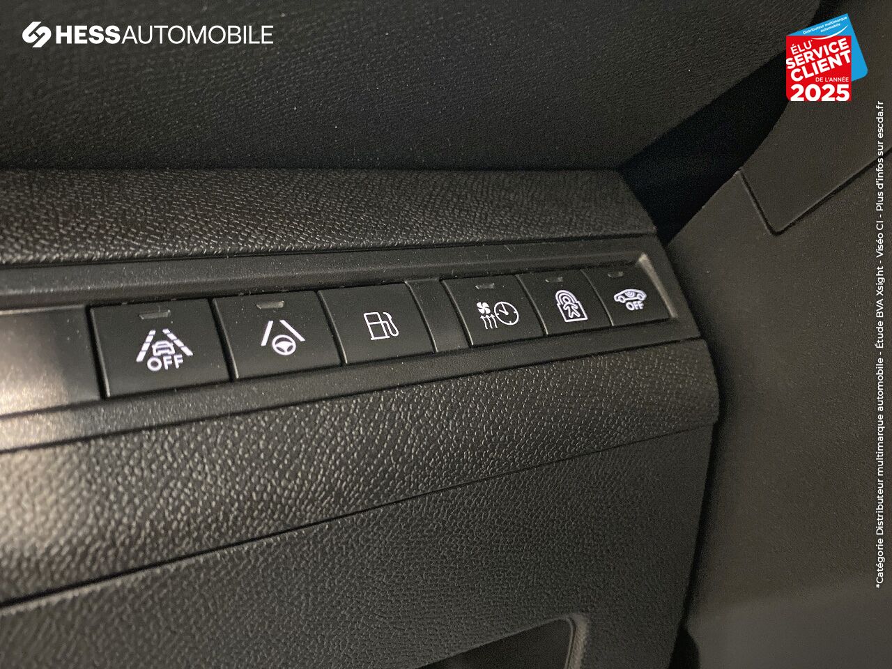 Véhicule d'occasion PEUGEOT 3008 HYBRID 225CH GT E-EAT8 LED GPS CAMERA RADAR AV/AR chez Peugeot Charleville