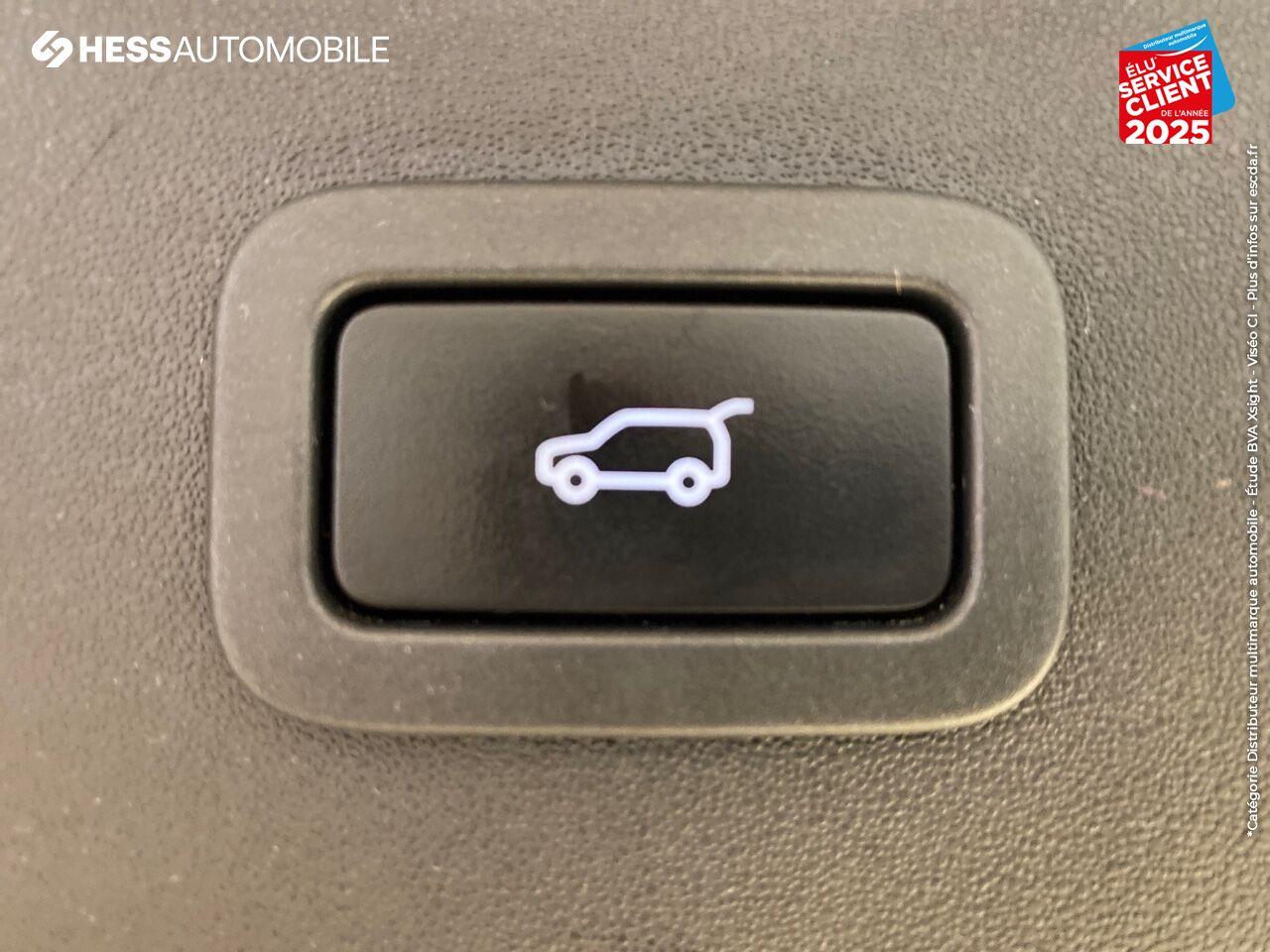 Véhicule d'occasion LAND-ROVER DISCOVERY SPORT 2.0 TD4 180CH AWD HSE LUXURY BVA MARK II TPANO GPS SIEGES CHAUF ATTELAGE chez Land Rover Strasbourg