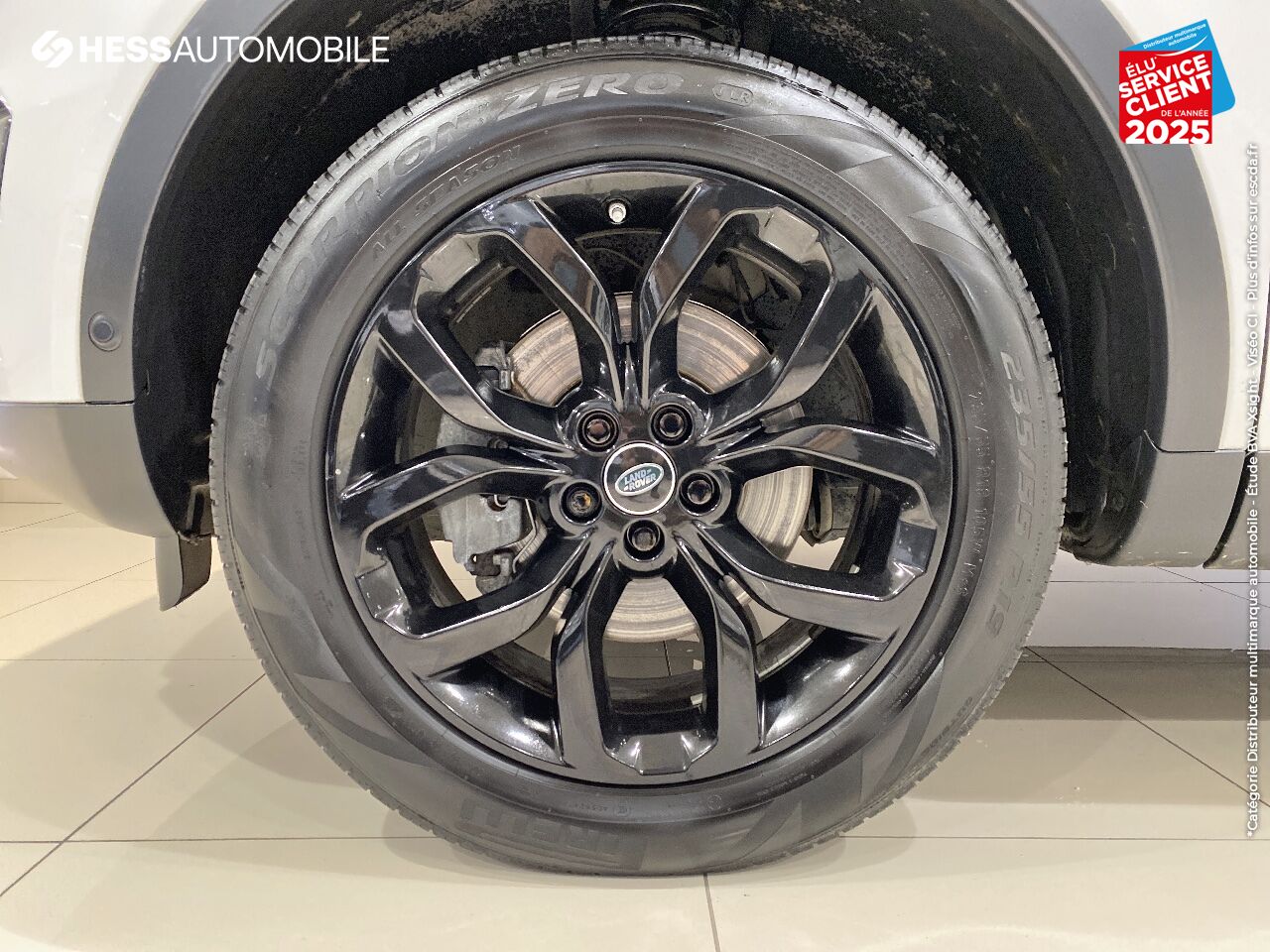 Véhicule d'occasion LAND-ROVER DISCOVERY SPORT 2.0 TD4 180CH AWD HSE LUXURY BVA MARK II TPANO GPS SIEGES CHAUF ATTELAGE chez Land Rover Strasbourg