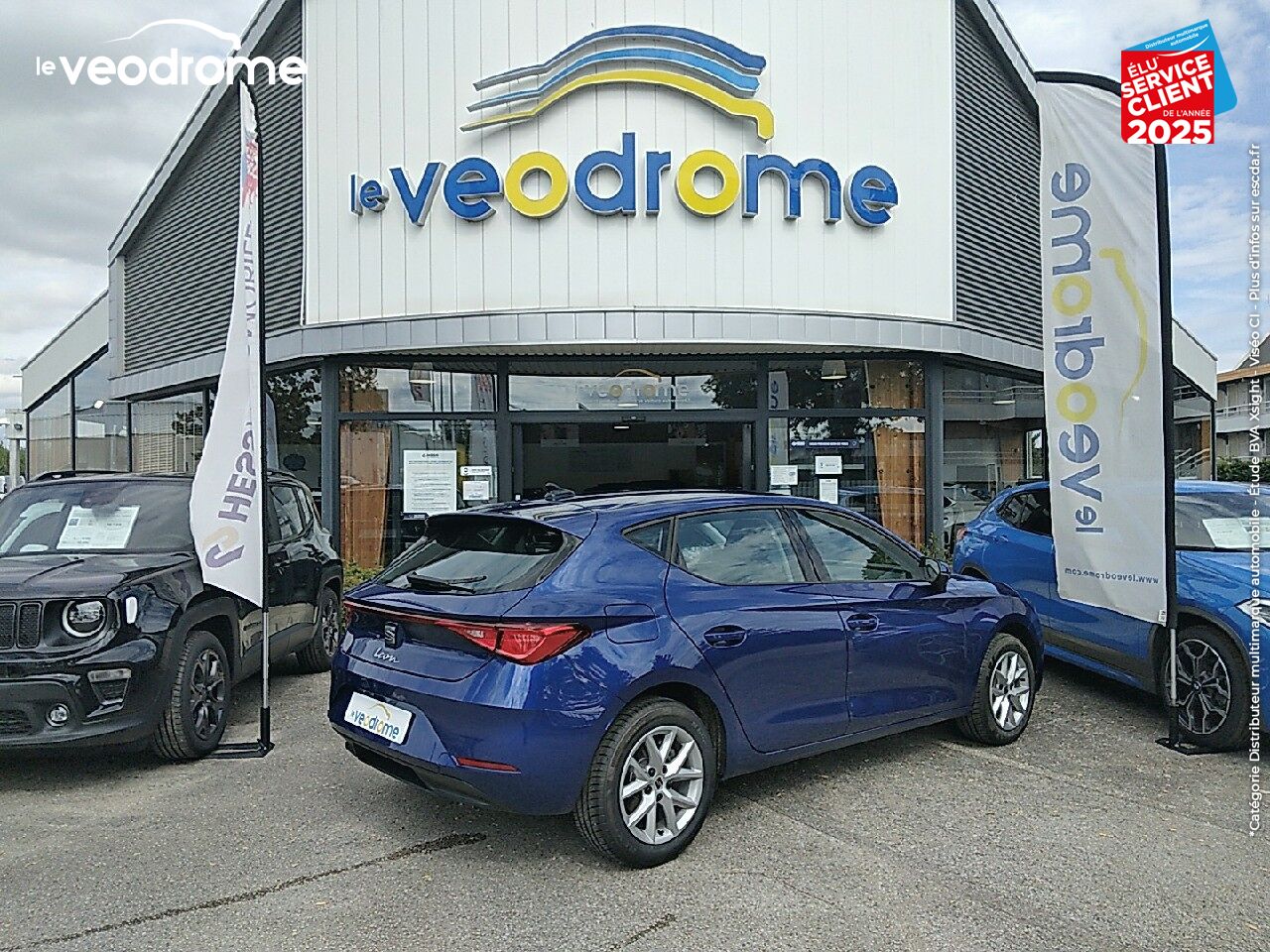 Véhicule d'occasion SEAT LEON 1.0 TSI 110CH STYLE -21 COCKPIT DIGITAL APPLE CARPLAY/ANDROID AUTO CLIM AUTO chez Le Veodrome