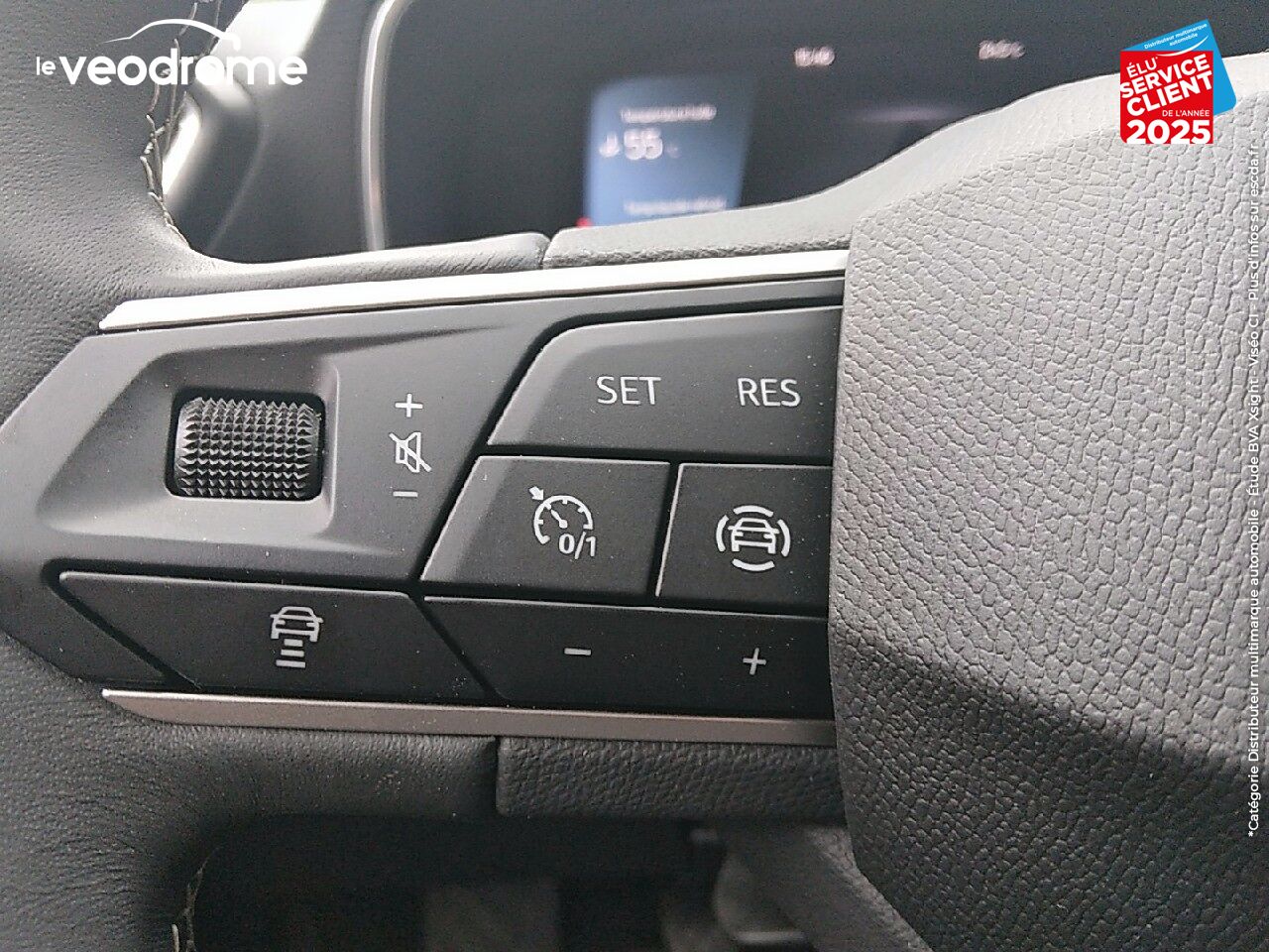Véhicule d'occasion SEAT LEON 1.0 TSI 110CH STYLE -21 COCKPIT DIGITAL APPLE CARPLAY/ANDROID AUTO CLIM AUTO chez Le Veodrome