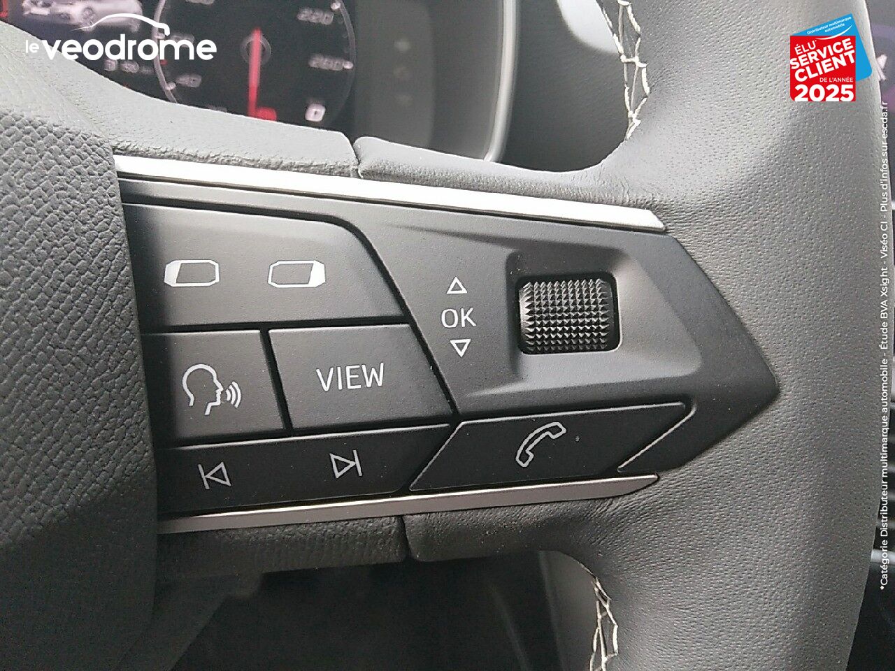 Véhicule d'occasion SEAT LEON 1.0 TSI 110CH STYLE -21 COCKPIT DIGITAL APPLE CARPLAY/ANDROID AUTO CLIM AUTO chez Le Veodrome