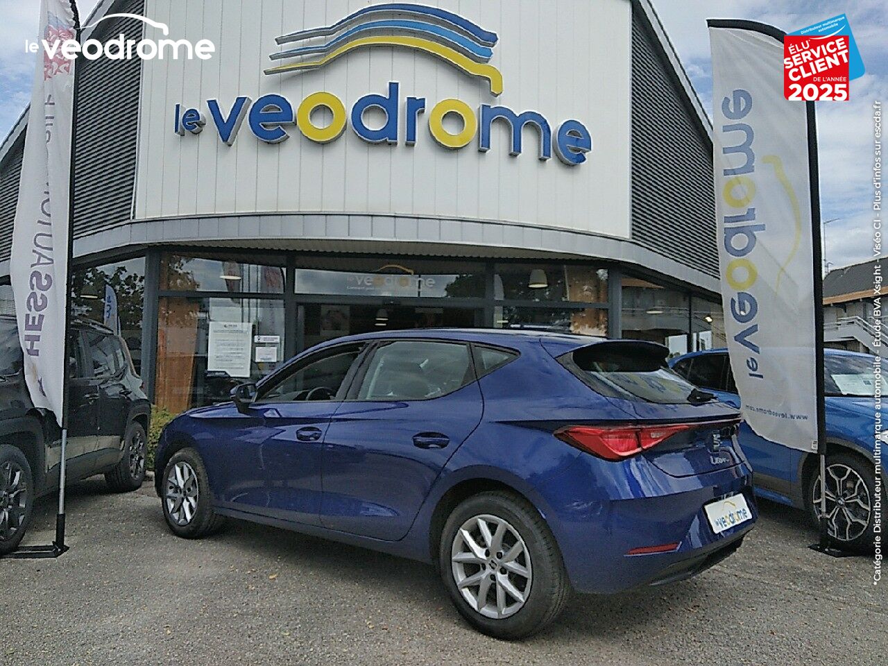 Véhicule d'occasion SEAT LEON 1.0 TSI 110CH STYLE -21 COCKPIT DIGITAL APPLE CARPLAY/ANDROID AUTO CLIM AUTO chez Le Veodrome
