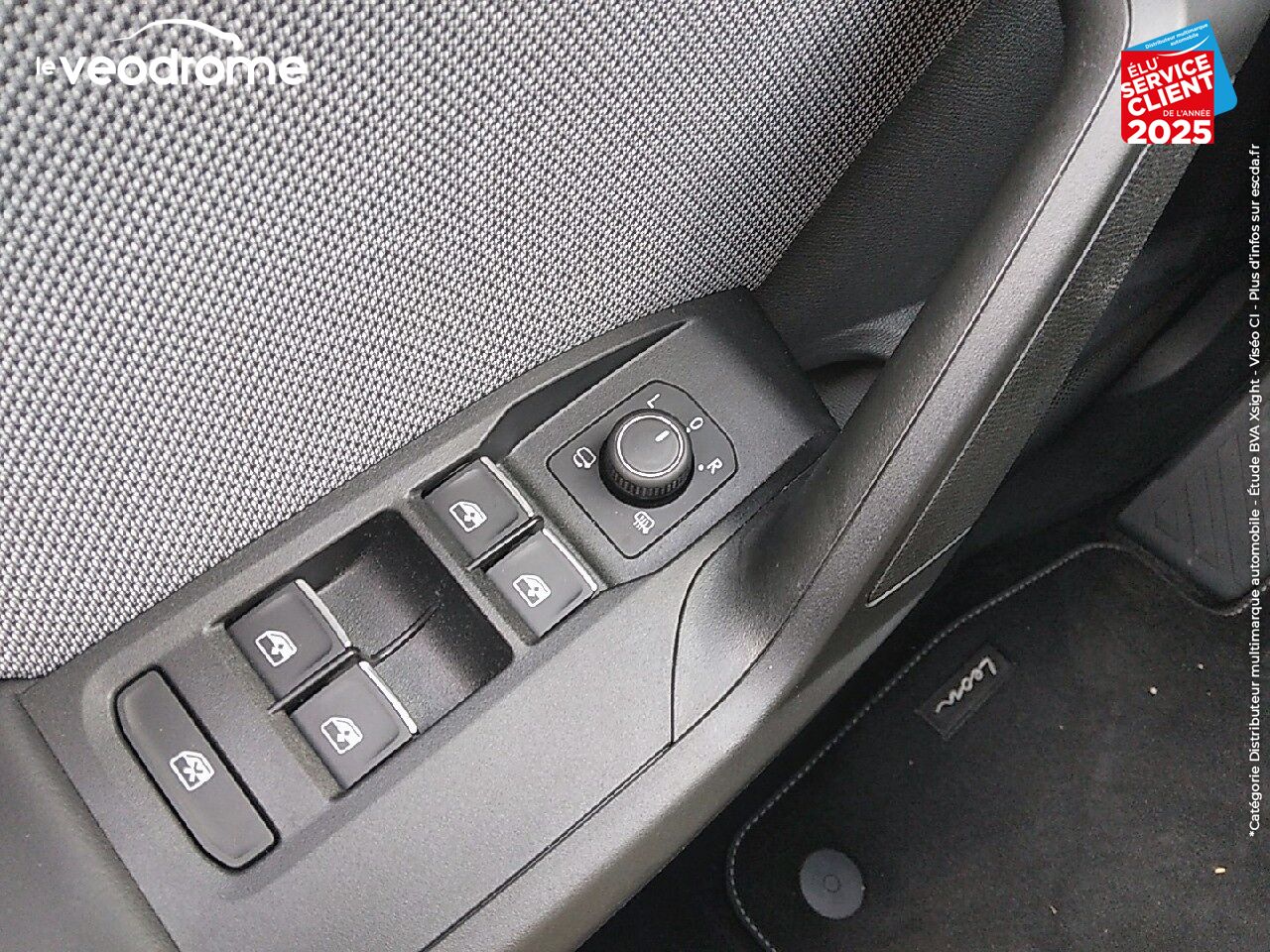 Véhicule d'occasion SEAT LEON 1.0 TSI 110CH STYLE -21 COCKPIT DIGITAL APPLE CARPLAY/ANDROID AUTO CLIM AUTO chez Le Veodrome