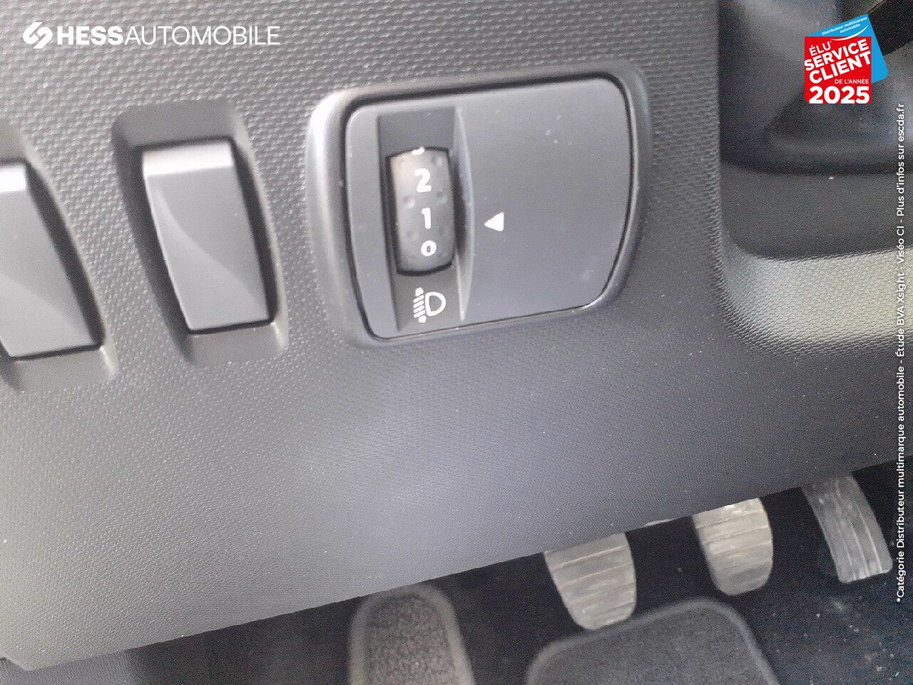 Véhicule d'occasion RENAULT TWINGO 1.0 SCE 70CH ZEN EURO6C chez Renault Belfort