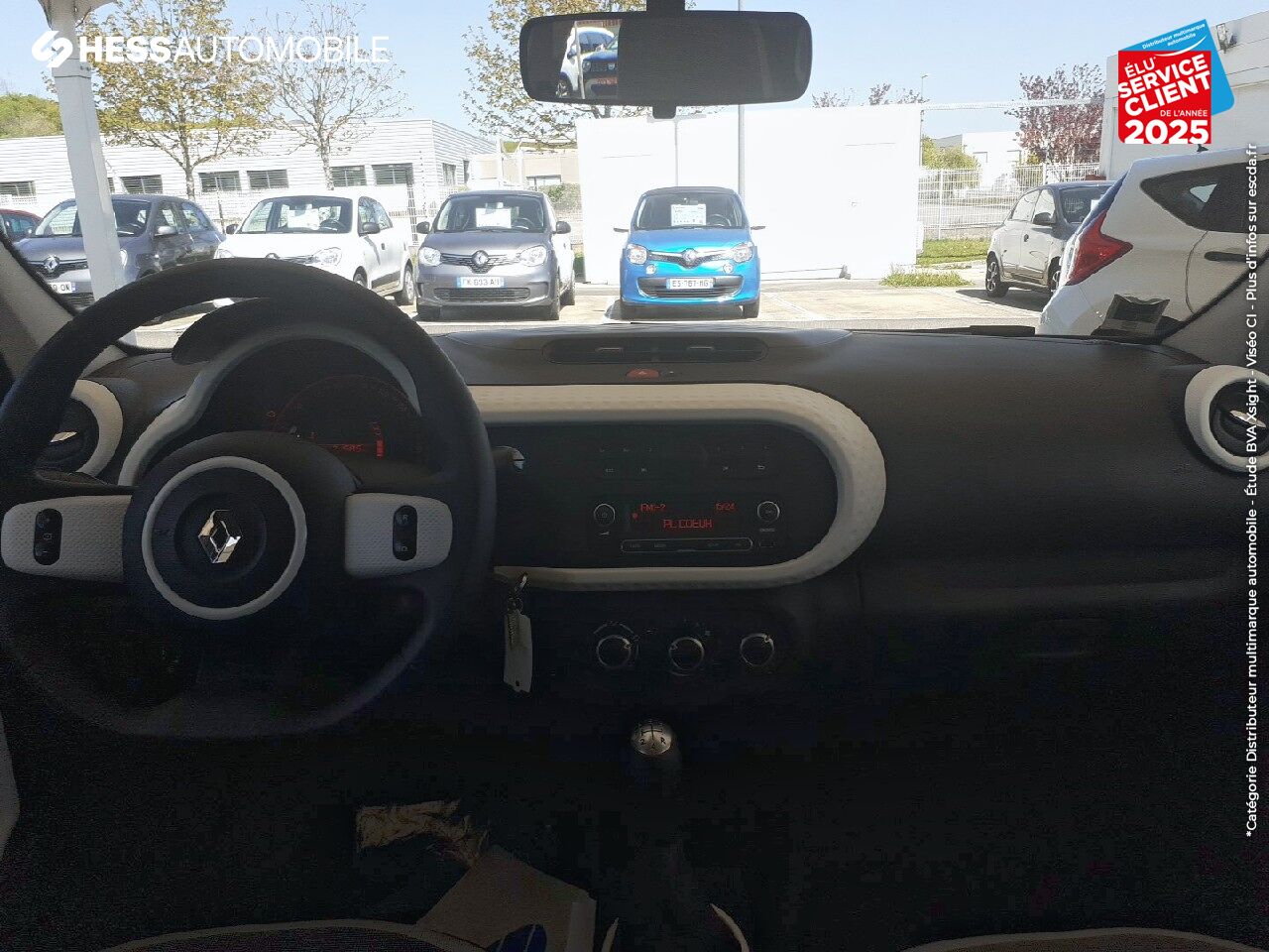 Véhicule d'occasion RENAULT TWINGO 1.0 SCE 70CH ZEN EURO6C chez Renault Belfort