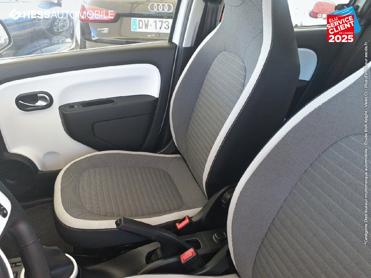 Véhicule d'occasion RENAULT TWINGO 1.0 SCE 70CH ZEN EURO6C chez Renault Belfort