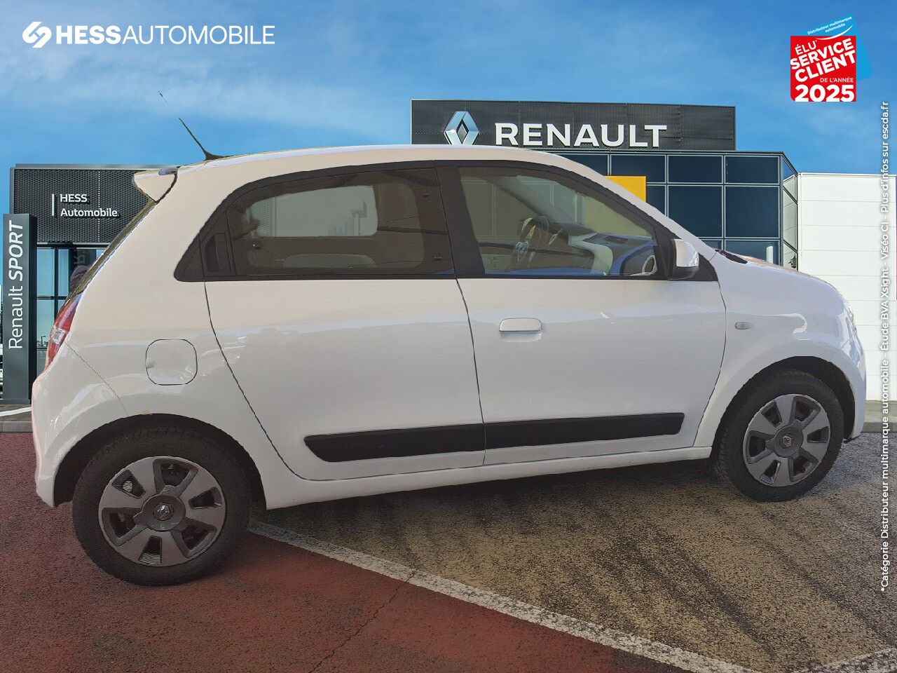 Véhicule d'occasion RENAULT TWINGO 1.0 SCE 70CH ZEN EURO6C chez Renault Belfort