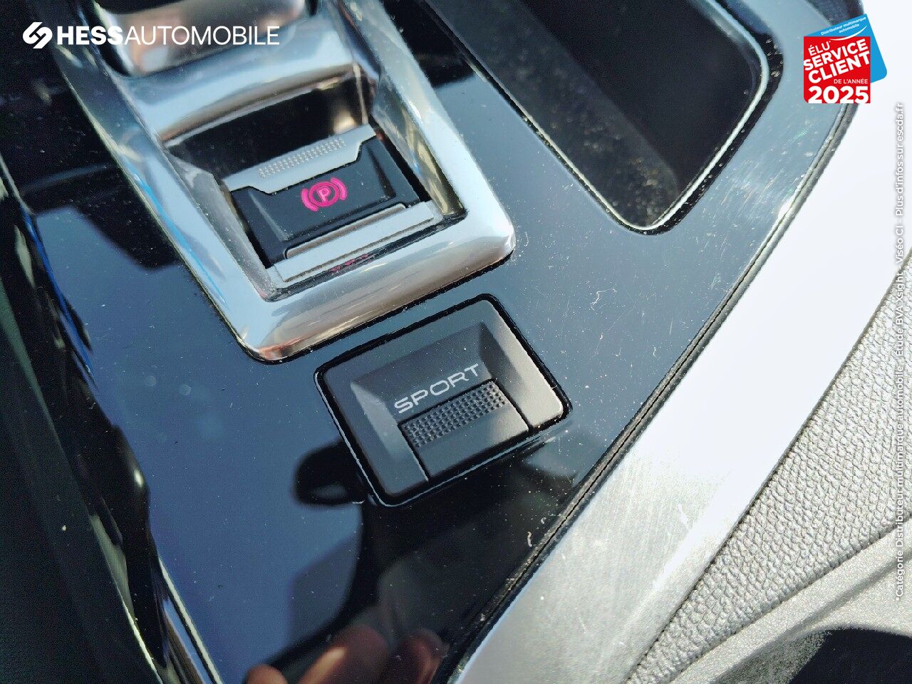 Véhicule d'occasion PEUGEOT 3008 1.2 PURETECH 130CH ACTIVE BUSINESS S/S EAT6 GPS chez Renault Saint-Louis