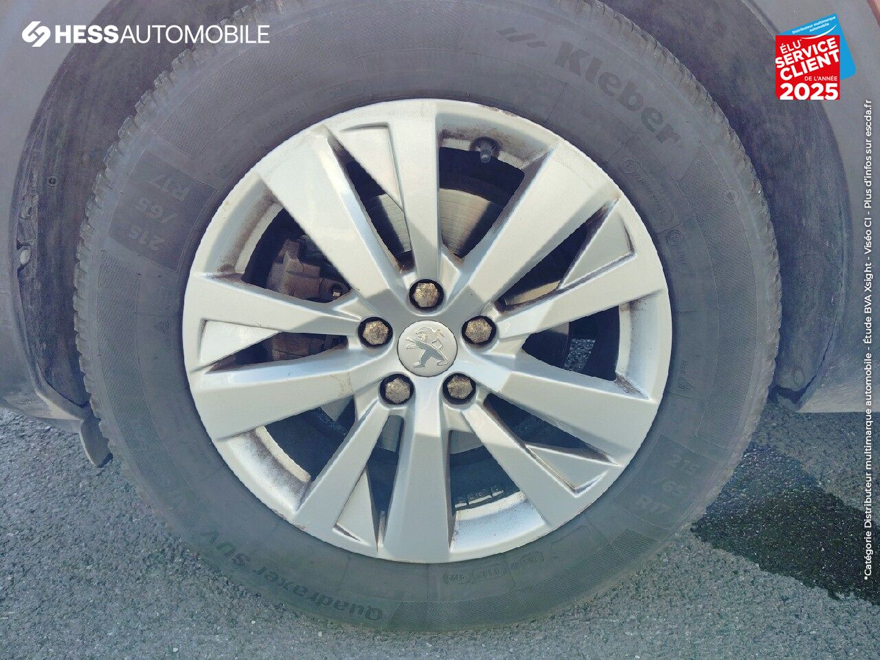 Véhicule d'occasion PEUGEOT 3008 1.2 PURETECH 130CH ACTIVE BUSINESS S/S EAT6 GPS chez Renault Saint-Louis