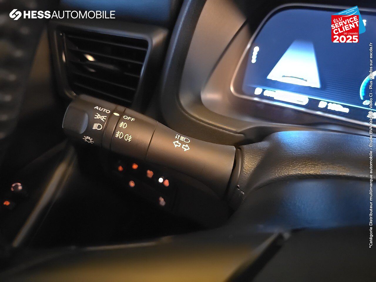 Véhicule d'occasion NISSAN LEAF 150CH 40KWH TEKNA 22 SIEGES CHAUF/CUIR GPS CAMERA BOSE chez Nissan Besançon
