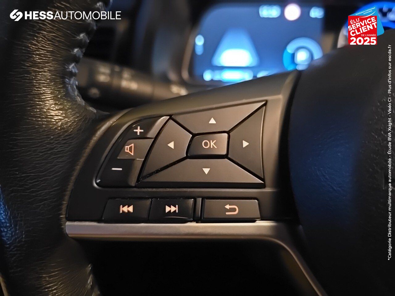 Véhicule d'occasion NISSAN LEAF 150CH 40KWH TEKNA 22 SIEGES CHAUF/CUIR GPS CAMERA BOSE chez Nissan Besançon