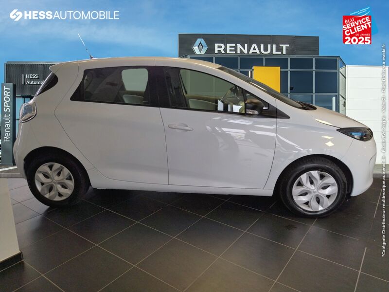 Véhicule d'occasion RENAULT ZOE LIFE CHARGE NORMALE R90 MY19 chez Renault Strasbourg