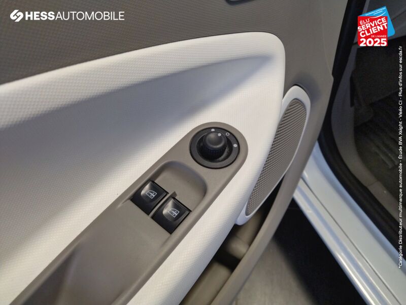 Véhicule d'occasion RENAULT ZOE LIFE CHARGE NORMALE R90 MY19 chez Renault Strasbourg