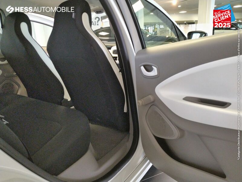 Véhicule d'occasion RENAULT ZOE LIFE CHARGE NORMALE R90 MY19 chez Renault Strasbourg