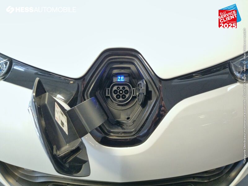 Véhicule d'occasion RENAULT ZOE LIFE CHARGE NORMALE R90 MY19 chez Renault Strasbourg