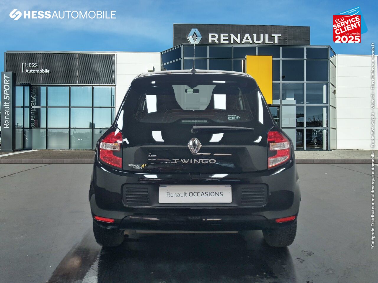 Véhicule d'occasion RENAULT TWINGO 1.0 SCE 70CH LIMITED 2017 BOITE COURTE chez Renault Strasbourg