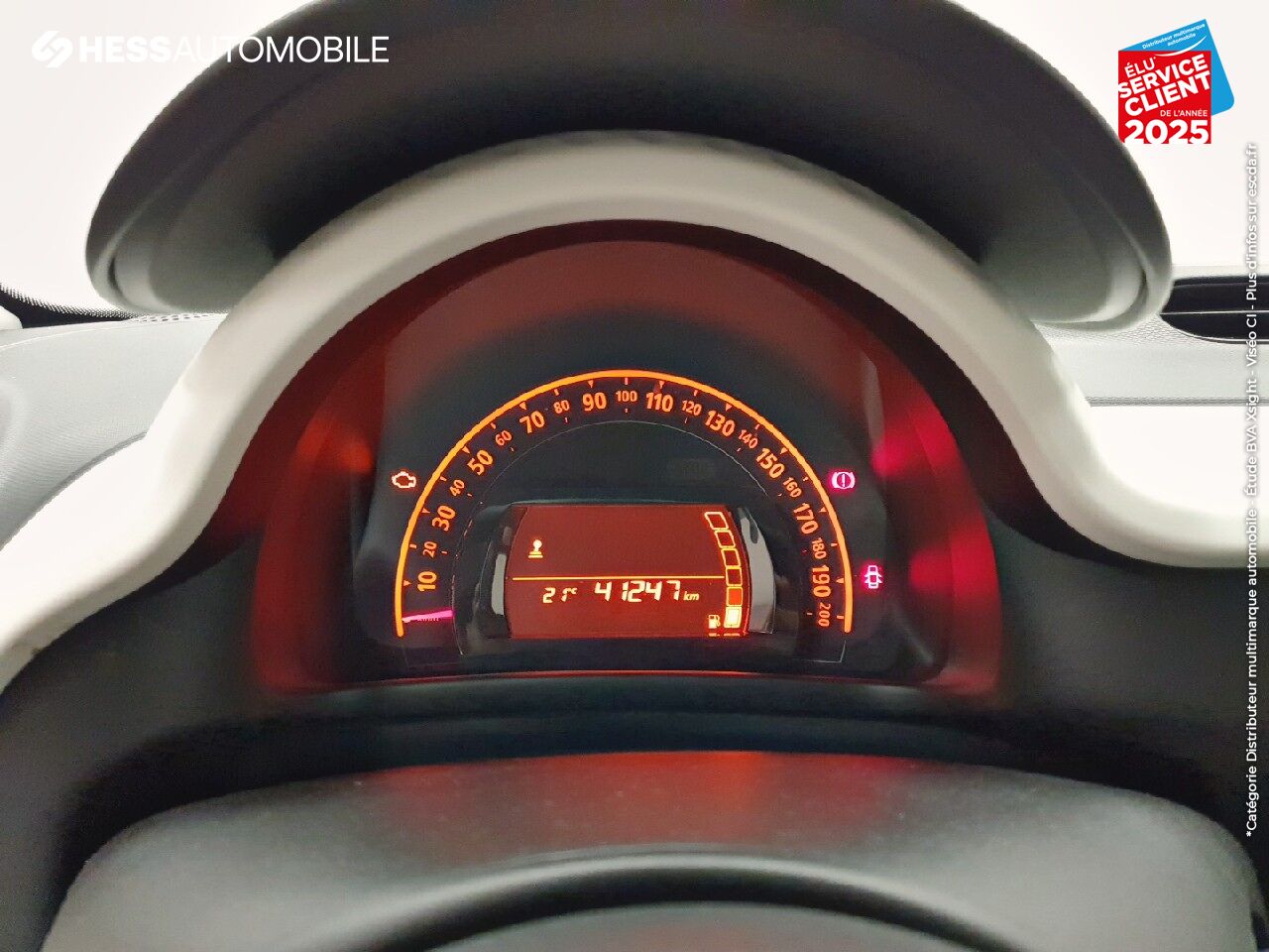 Véhicule d'occasion RENAULT TWINGO 1.0 SCE 70CH LIMITED 2017 BOITE COURTE chez Renault Strasbourg