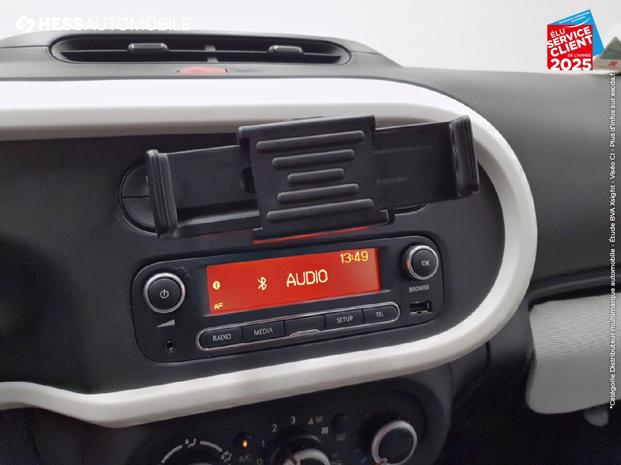 Véhicule d'occasion RENAULT TWINGO 1.0 SCE 70CH LIMITED 2017 BOITE COURTE chez Renault Strasbourg