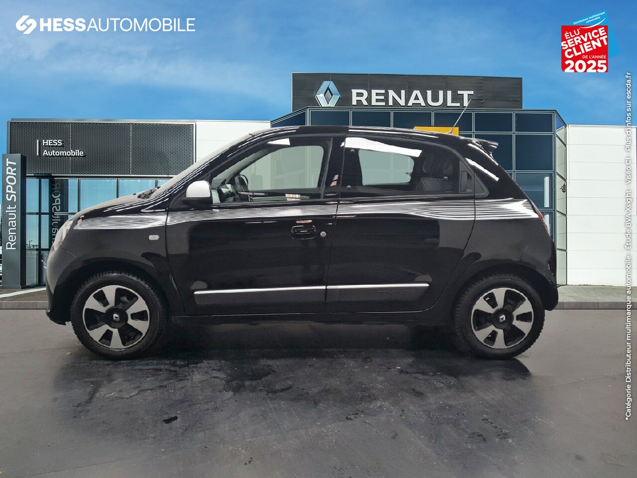 Véhicule d'occasion RENAULT TWINGO 1.0 SCE 70CH LIMITED 2017 BOITE COURTE chez Renault Strasbourg
