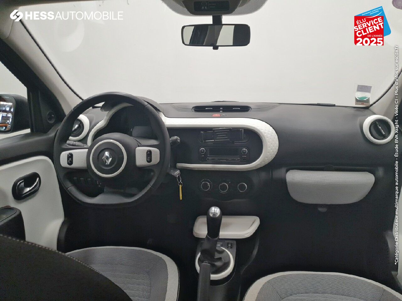 Véhicule d'occasion RENAULT TWINGO 1.0 SCE 70CH LIMITED 2017 BOITE COURTE chez Renault Strasbourg