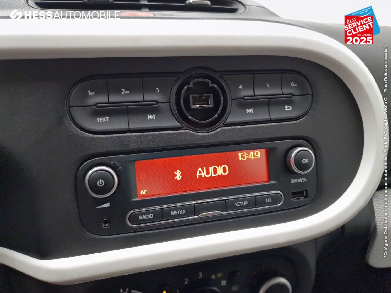 Véhicule d'occasion RENAULT TWINGO 1.0 SCE 70CH LIMITED 2017 BOITE COURTE chez Renault Strasbourg